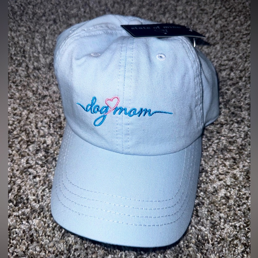 Brand New✨ Dog Mom Hat🐶🧢